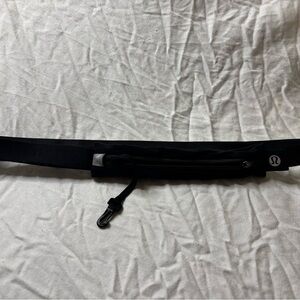 lululemon athletica Black everywhere Belt Bag